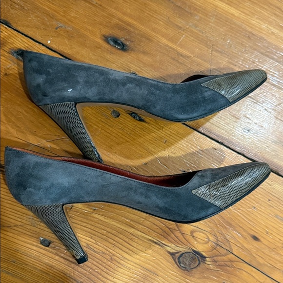 Yves Saint Laurent Elegant Velvet Grey and Faux snake skin Heels Size 8.5 N - Picture 10 of 13